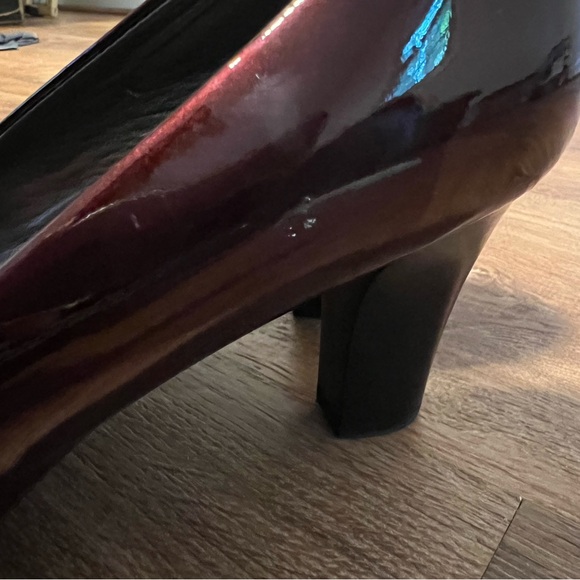 Liz Claiborne Red Patent Pumps - Picture 5 of 7